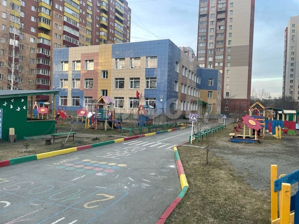 
  Продается 3-комн. квартира, 85.2 м², Адриена Лежена ул, д. 17
. Фото 25.