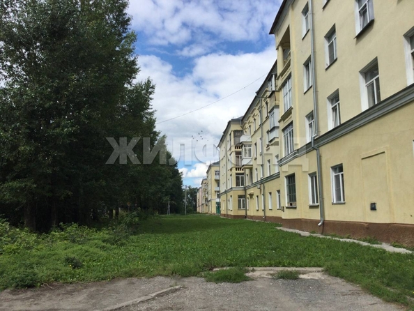 
  Продается 3-комн. квартира, 82 м², Военный городок ул, д. 102
. Фото 9.