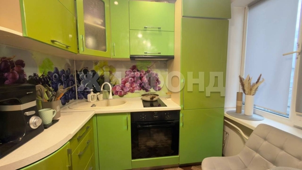 
  Продается 3-комн. квартира, 47.9 м², Есенина ул, д. 20
. Фото 4.