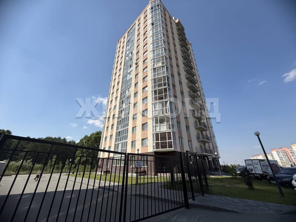 
  Продается 2-комн. квартира 56 м², в ЖК На Петухова, дом 1. Фото 2.