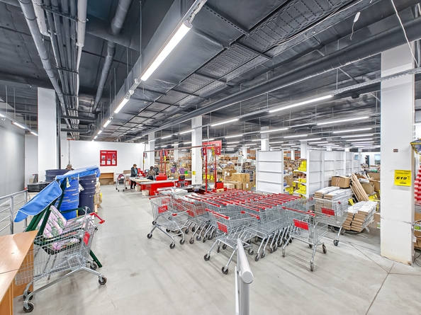 
  Сдается торговая площадь 2500 м². Фото 2.