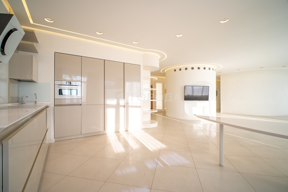
  Продается 3-комн. квартира 187 м². Фото 2.