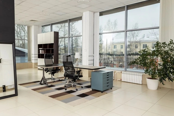 
  Сдается офис 277.8 м². Фото 1.