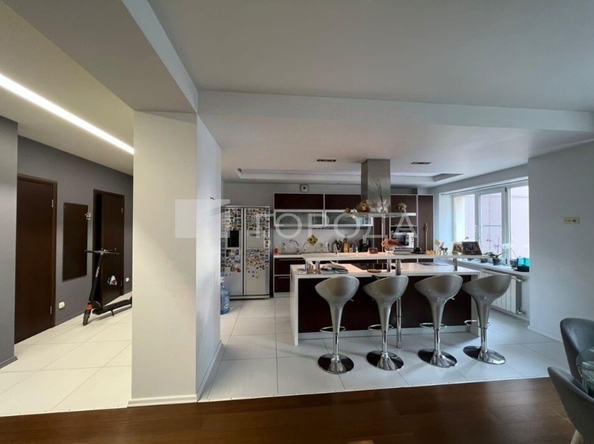 
  Продается 3-комн. квартира 133.4 м². Фото 1.