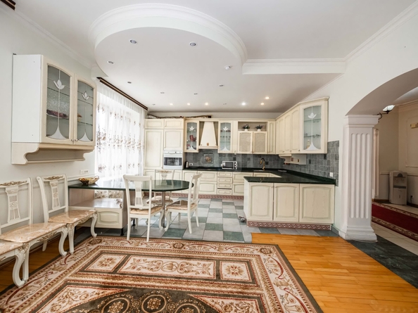 
  Продается 4-комн. квартира 204.8 м². Фото 3.