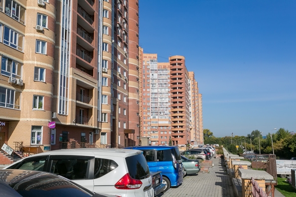 
  Продается универсальное помещение 60 м², в ЖК Радужный каскад, б/с 19. Фото 1.
