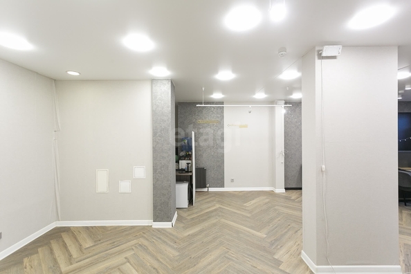 
  Продается универсальное помещение 60 м², в ЖК Радужный каскад, б/с 19. Фото 20.