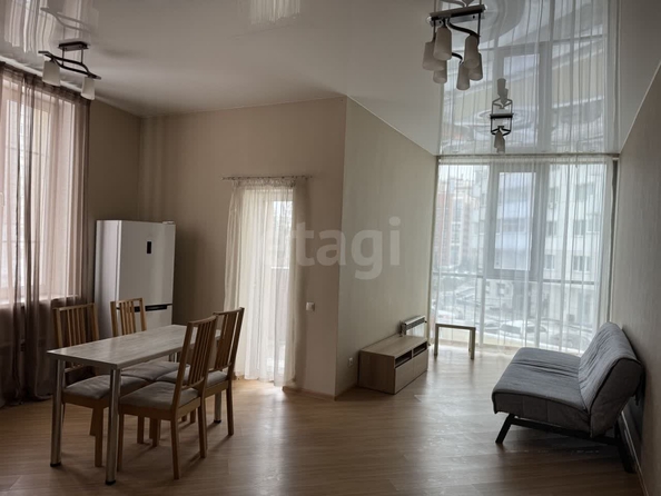 
  Сдается 2-комн. квартира 64 м². Фото 1.