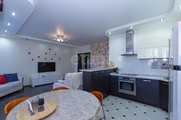 
  Сдается 3-комн. квартира 83.6 м². Фото 1.