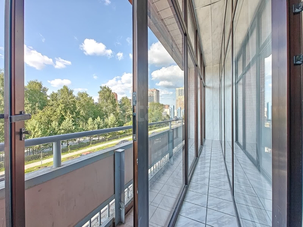 
  Сдается 3-комн. квартира 145 м². Фото 27.