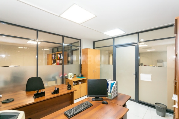 
  Продается офис 138 м², в ЖК Радужный каскад, б/с 19. Фото 14.