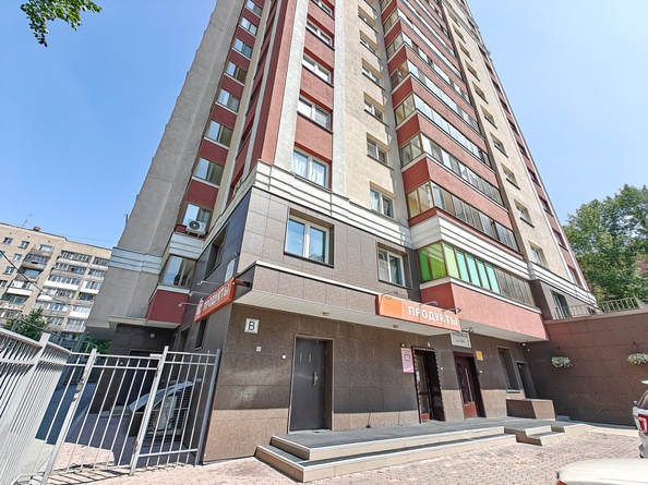 
  Продам 3-комн. квартиру 107 м². Фото 2.