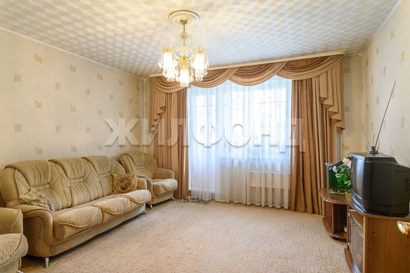
  Продается 4-комн. квартира 76.5 м². Фото 1.