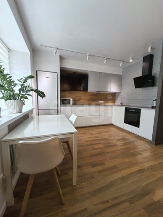 
  Продается 2-комн. квартира 50 м², в ЖК Радужный каскад, б/с 19. Фото 2.