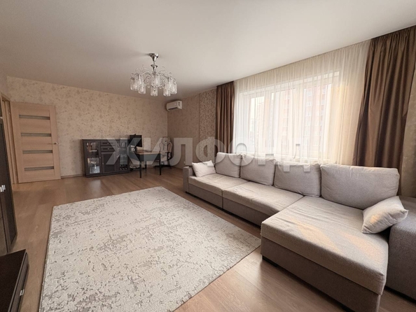 
  Продается 3-комн. квартира 107.3 м². Фото 1.