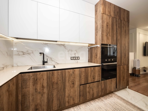 
  Продается 4-комн. квартира 98 м², в ЖК Лев Толстой, дом 1. Фото 1.
