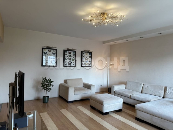 
  Продается 3-комн. квартира 130.4 м². Фото 1.