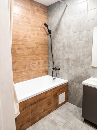 
  Продается 3-комн. квартира 76 м², в ЖК Солнечные часы, 3 очередь, дом 5. Фото 10.