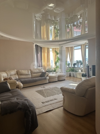 
  Продается 3-комн. квартира 131.8 м². Фото 1.