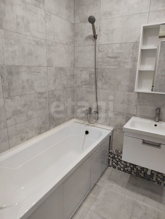 
  Продается 1-комн. квартира 37 м², в ЖК Азимут, дом 3. Фото 2.