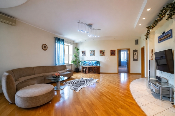 
  Продается 3-комн. квартира 122 м². Фото 1.