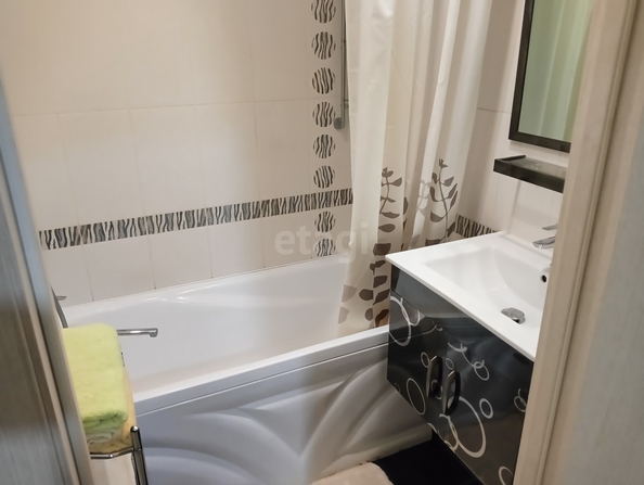 
  Продается 4-комн. квартира 70 м². Фото 1.