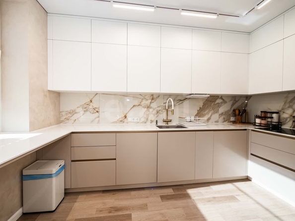 
  Продается 4-комн. квартира 108 м², в ЖК Расцветай на Красном, дом 11. Фото 12.