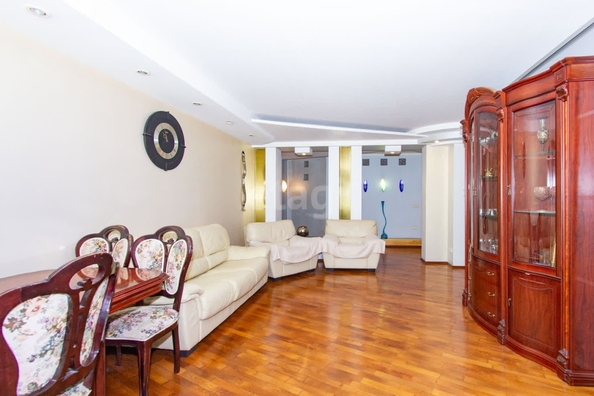 
  Продается 4-комн. квартира 143.5 м². Фото 1.