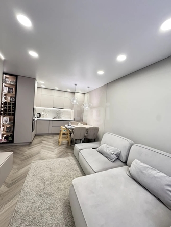 
  Продается 2-комн. квартира 59.1 м², в ЖК Новый Кедровый, дом 1. Фото 2.