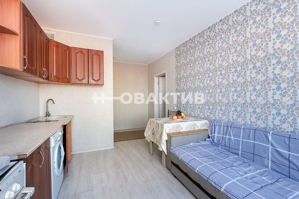 
   Продам 2-комнатную, 55 м², Александра Чистякова ул, 18

. Фото 1.