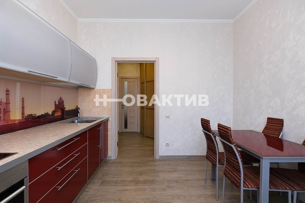 
   Продам 1-комнатную, 47.1 м², Семьи Шамшиных ул, 24

. Фото 21.