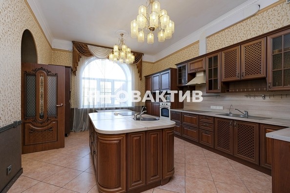 
   Продам дом, 1000 м², Новосибирск

. Фото 7.
