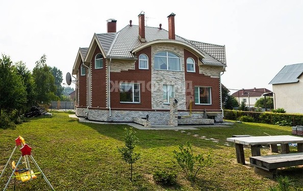 
   Продам дом, 357.7 м², Новосибирск

. Фото 2.
