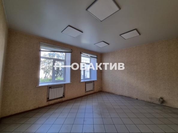 
   Продам помещение свободного назначения, 1184.7 м², Юбилейный пр-кт, 2А

. Фото 4.