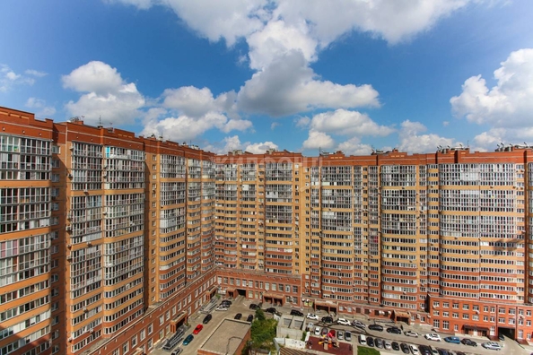 
   Продам 2-комнатную, 82.6 м², Дуси Ковальчук ул, 238

. Фото 12.