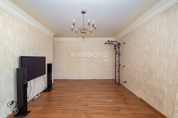 
   Продам 3-комнатную, 94.1 м², Героев Революции ул, 5/2

. Фото 14.