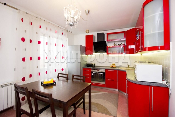 
   Продам 3-комнатную, 91 м², Зеленый Бор мкр, 7

. Фото 24.