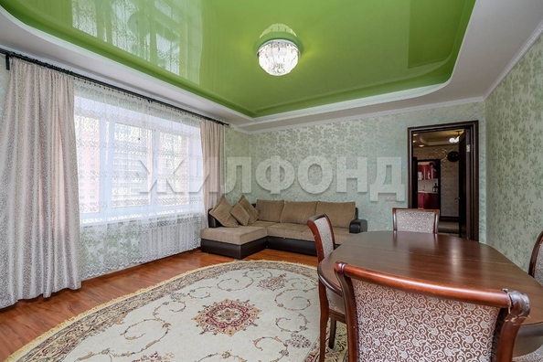 
   Продам 3-комнатную, 100.3 м², Стартовая ул, 4

. Фото 5.