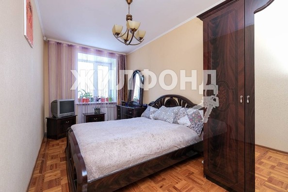 
   Продам 4-комнатную, 86.3 м², Серафимовича ул, 1/1

. Фото 2.