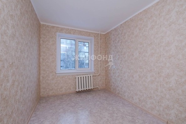 
   Продам 4-комнатную, 59.5 м², Ленинградская ул, 143

. Фото 11.