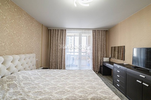 
   Продам 4-комнатную, 100 м², Дуси Ковальчук ул, 248

. Фото 3.