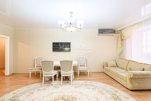
   Продам 3-комнатную, 87.6 м², Дуси Ковальчук ул, 238

. Фото 5.