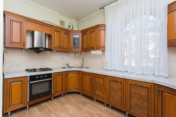 
   Продам дом, 357 м², Новосибирск

. Фото 7.