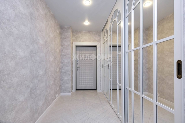 
   Продам 3-комнатную, 70.2 м², Сухарная ул, 109

. Фото 9.