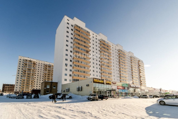 
   Продам 1-комнатную, 35 м², Олимпийской Славы мкр, 1

. Фото 4.