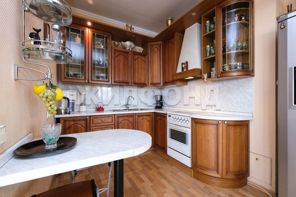 
   Продам 3-комнатную, 117.2 м², Октябрьская ул, 81

. Фото 16.