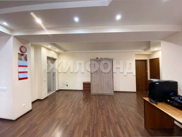 
   Продам 3-комнатную, 95.7 м², Ленинградская ул, 101/1

. Фото 3.
