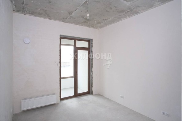 
   Продам 2-комнатную, 46 м², Красный пр-кт, 220

. Фото 2.