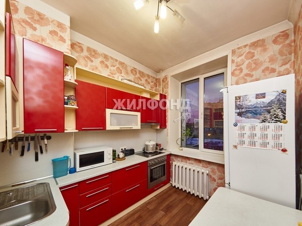 
   Продам 3-комнатную, 79.9 м², Красный пр-кт, 179

. Фото 7.