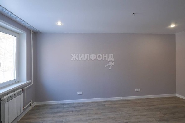 
   Продам 3-комнатную, 59.7 м², Красный пр-кт, 81/3

. Фото 4.
